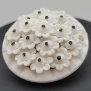 Vintage white daisy brooch
